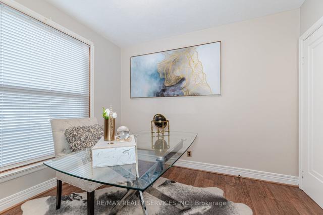 26 Gregory St, House detached with 3 bedrooms, 3 bathrooms and 6 parking in Brampton ON | Image 11