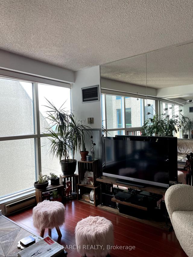 606 - 99 Harbour Sq, Condo with 1 bedrooms, 1 bathrooms and 1 parking in Toronto ON | Image 24