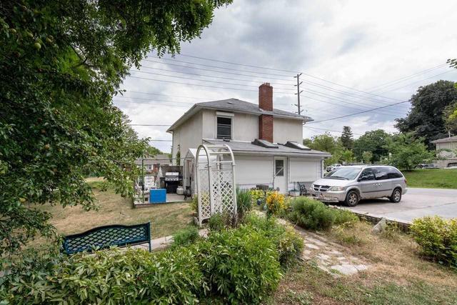 19304 Yonge St, House detached with 4 bedrooms, 2 bathrooms and 3 parking in East Gwillimbury ON | Image 5