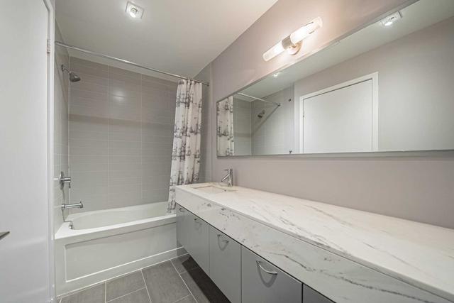 lph16 - 21 Nelson St, Condo with 1 bedrooms, 2 bathrooms and 2 parking in Toronto ON | Image 19