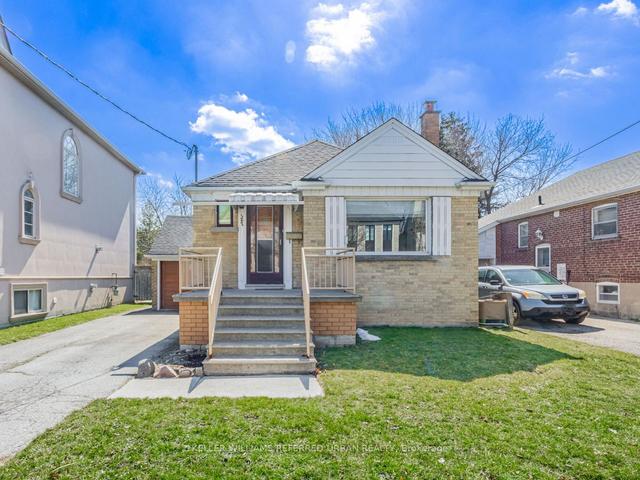 127 Dunblaine Ave, House attached with 2 bedrooms, 1 bathrooms and 4 parking in Toronto ON | Image 12
