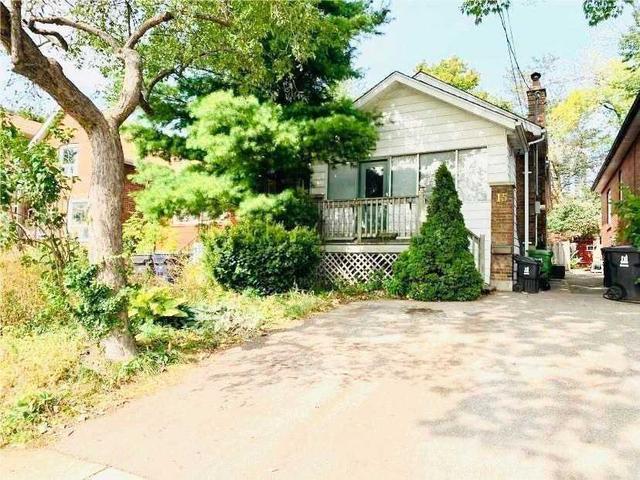 15 Alexander St, House detached with 2 bedrooms, 2 bathrooms and 1 parking in Toronto ON | Image 1
