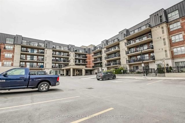 412 - 8026 Kipling Ave N, Condo with 2 bedrooms, 1 bathrooms and 1 parking in Vaughan ON | Image 1