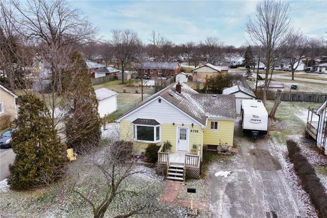8798 Sodom Road, House detached with 2 bedrooms, 1 bathrooms and 7 parking in Niagara Falls ON | Image 3