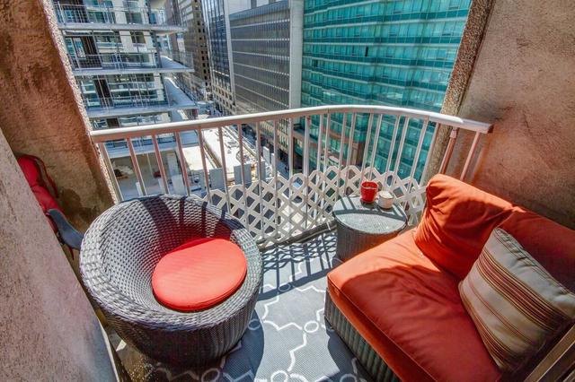 1106 - 105 Victoria St, Condo with 2 bedrooms, 2 bathrooms and 1 parking in Toronto ON | Image 9