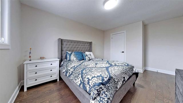 23 Coronation Circ, House detached with 4 bedrooms, 5 bathrooms and 6 parking in Brampton ON | Image 30