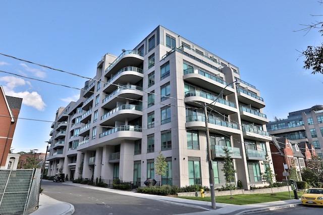 604 - 377 Madison Ave, Condo with 2 bedrooms, 3 bathrooms and 2 parking in Toronto ON | Image 1