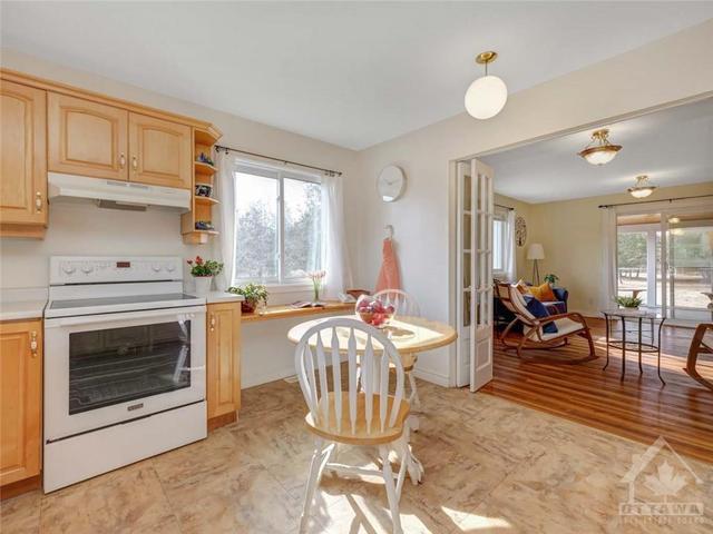 179 Wagon Drive, House detached with 3 bedrooms, 2 bathrooms and 8 parking in Ottawa ON | Image 10