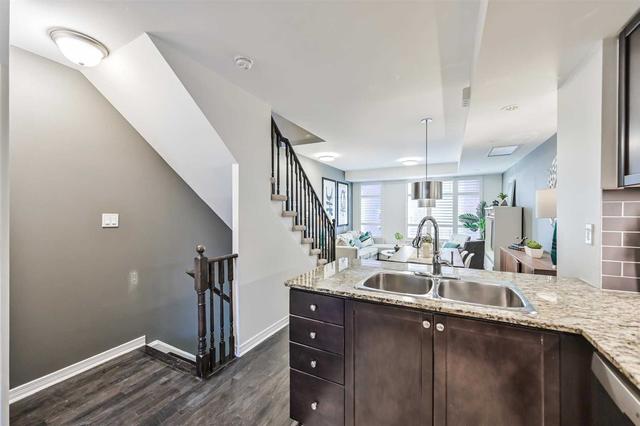 233 - 21 Ruttan St, Townhouse with 3 bedrooms, 2 bathrooms and 1 parking in Toronto ON | Image 29