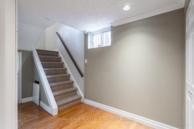 2055 Hixon St, House detached with 2 bedrooms, 2 bathrooms and 4 parking in Oakville ON | Image 24