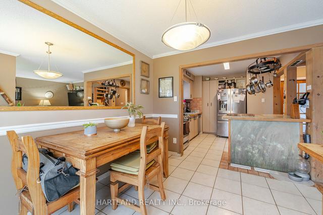 2118 Bosack Crt, House detached with 3 bedrooms, 2 bathrooms and 3 parking in Mississauga ON | Image 3
