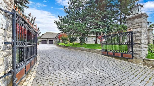 16 Finesse Crt, House detached with 4 bedrooms, 6 bathrooms and 15 parking in Richmond Hill ON | Image 3