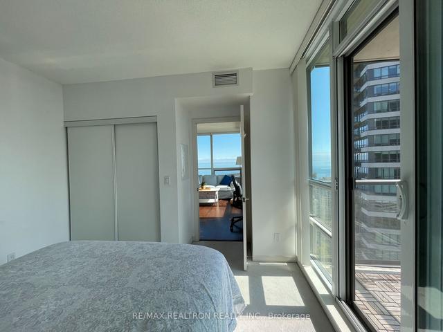 2402 - 2230 Lake Shore Blvd W, Condo with 2 bedrooms, 1 bathrooms and 1 parking in Toronto ON | Image 16