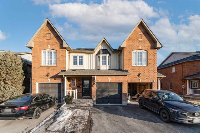 394 Riverstone Dr, House attached with 3 bedrooms, 4 bathrooms and 5 parking in Oakville ON | Image 1