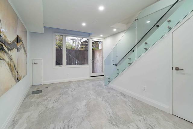 213 Chatham Ave, House semidetached with 2 bedrooms, 4 bathrooms and 2 parking in Toronto ON | Image 5