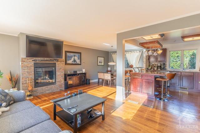 1497 Edgecliffe Avenue, House detached with 3 bedrooms, 2 bathrooms and 4 parking in Ottawa ON | Image 4