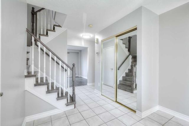 2204 Wildwood Cres, House detached with 3 bedrooms, 3 bathrooms and 6 parking in Pickering ON | Image 17