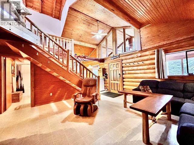 1940 Cranberry Place, House detached with 5 bedrooms, 6 bathrooms and null parking in Valemount BC | Image 4