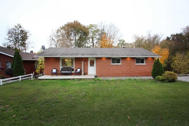 10 Short St, House detached with 3 bedrooms, 2 bathrooms and 6 parking in Kawartha Lakes ON | Image 1