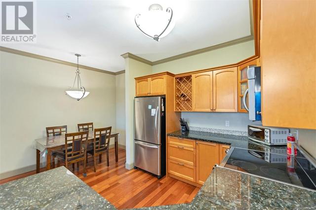 318 - 1620 Mckenzie Ave, Condo with 2 bedrooms, 2 bathrooms and 1 parking in Saanich BC | Image 10