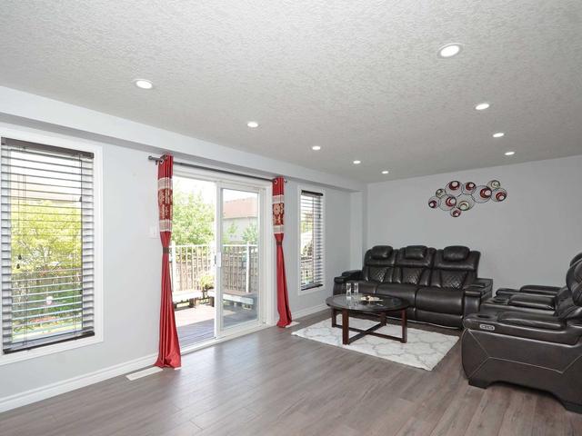337 Mountain Laurel Cres, House detached with 3 bedrooms, 3 bathrooms and 3 parking in Kitchener ON | Image 4