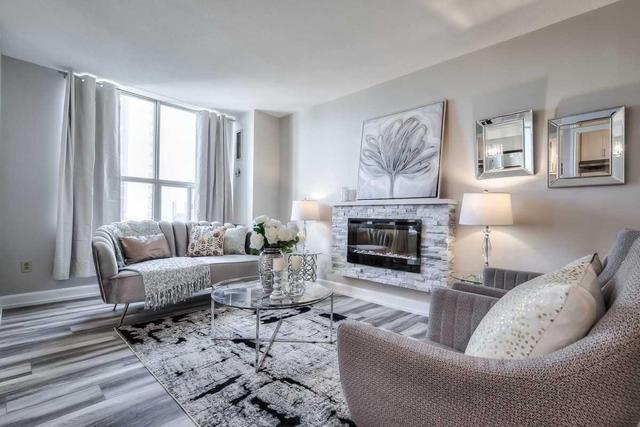 1004 - 10 Edgecliff Gfwy, Condo with 3 bedrooms, 2 bathrooms and 1 parking in Toronto ON | Image 2