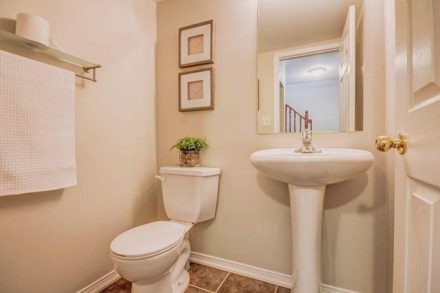 38 Lavan Lane, Townhouse with 3 bedrooms, 3 bathrooms and 1 parking in Ajax ON | Image 9