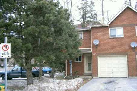 42 Shadowood Rd, Townhouse with 3 bedrooms, 2 bathrooms and 2 parking in Barrie ON | Image 1