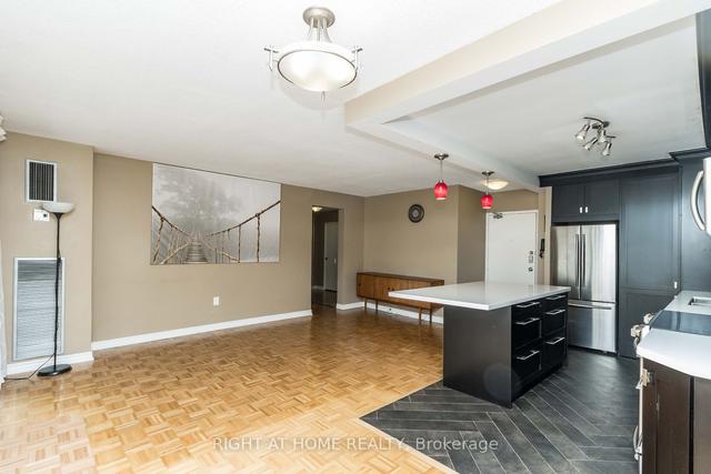 1411 - 177 Linus Rd, Condo with 2 bedrooms, 2 bathrooms and 1 parking in Toronto ON | Image 39