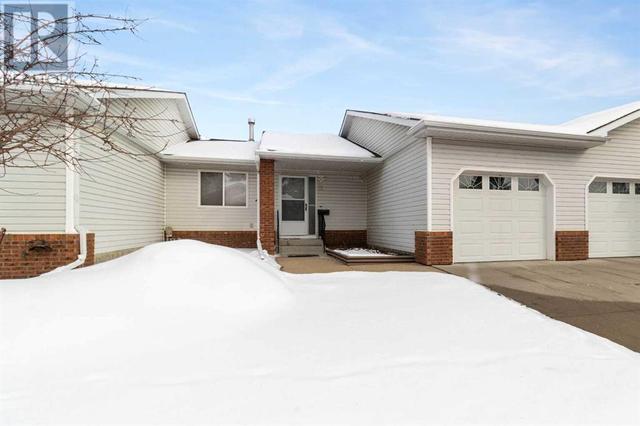 72, - 2816 Botterill Crescent, House semidetached with 3 bedrooms, 2 bathrooms and 1 parking in Red Deer AB | Image 2