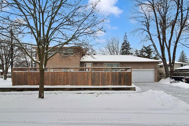 24 Deekshill Dr, House detached with 4 bedrooms, 4 bathrooms and 4 parking in Toronto ON | Image 12
