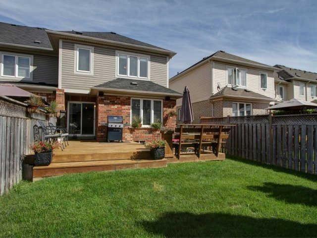 30 Decatur Pl, House attached with 3 bedrooms, 3 bathrooms and 2 parking in Whitby ON | Image 5