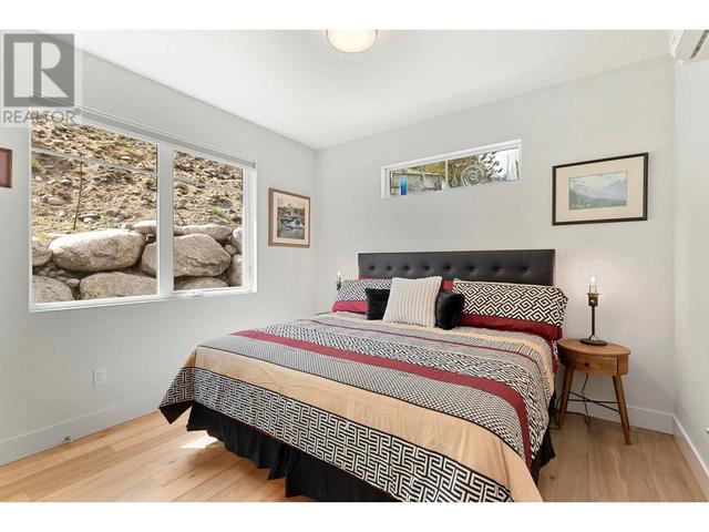 6749 La Palma Loop, House detached with 3 bedrooms, 2 bathrooms and 2 parking in Central Okanagan West BC | Image 12