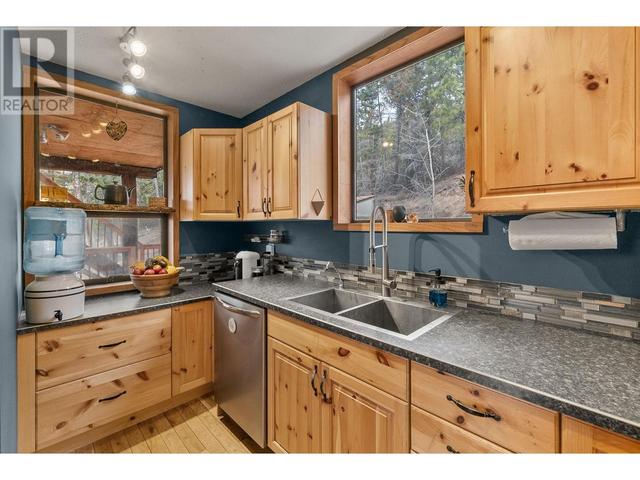 1809 Cardinal Creek Road, House detached with 3 bedrooms, 2 bathrooms and 1 parking in Central Okanagan BC | Image 7