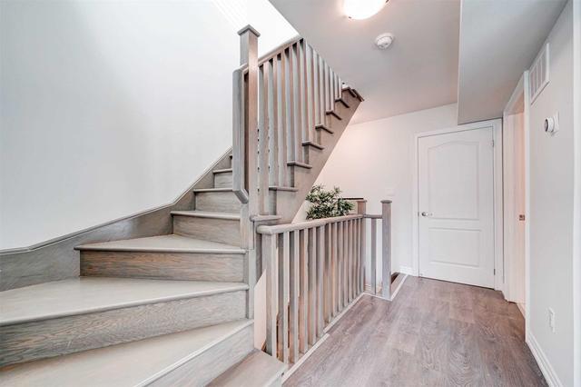 238 - 11 Applewood Lane, Townhouse with 2 bedrooms, 3 bathrooms and 1 parking in Toronto ON | Image 11
