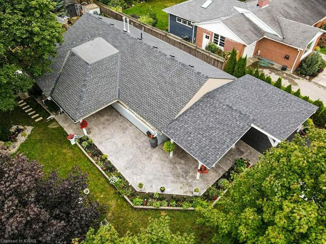 711 Westmount Road W, House detached with 2 bedrooms, 3 bathrooms and 4 parking in Kitchener ON | Image 2