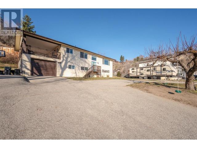 14415 Latimer Avenue, House detached with 5 bedrooms, 2 bathrooms and 1 parking in Summerland BC | Image 56
