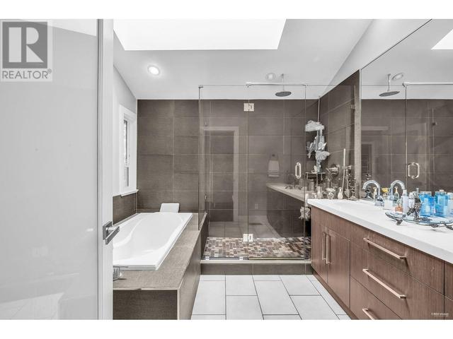 1135 Groveland Court, House detached with 5 bedrooms, 6 bathrooms and 5 parking in West Vancouver BC | Image 31