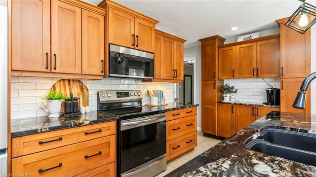 513 Juliana Drive Drive, House detached with 4 bedrooms, 3 bathrooms and 8 parking in Strathroy Caradoc ON | Image 8