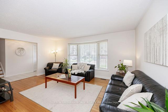6 Hoseyhill Cres, House detached with 3 bedrooms, 2 bathrooms and 4 parking in Toronto ON | Image 37