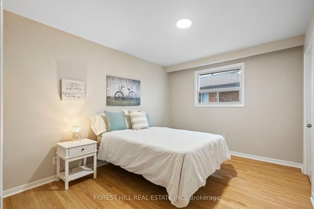 140 Firgrove Cres, House semidetached with 3 bedrooms, 2 bathrooms and 4 parking in Toronto ON | Image 15