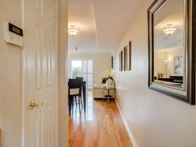 th 42 - 21 Replin Rd, Townhouse with 4 bedrooms, 3 bathrooms and 1 parking in Toronto ON | Image 2