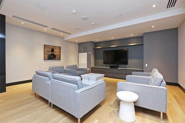 1004 - 30 Roehampton Ave, Condo with 1 bedrooms, 1 bathrooms and 0 parking in Toronto ON | Image 19