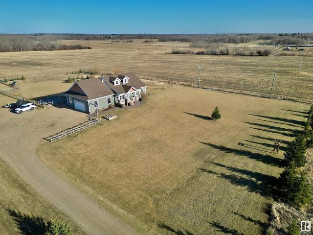 57023 Rge Rd 231, House detached with 4 bedrooms, 3 bathrooms and null parking in Sturgeon County AB | Image 60