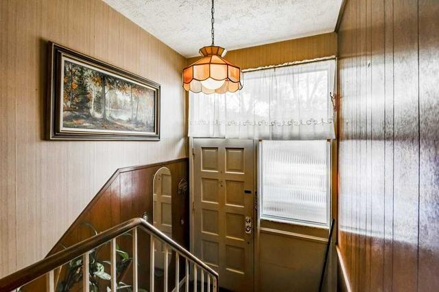21 Algonquin Cres, House detached with 3 bedrooms, 2 bathrooms and 4 parking in Aurora ON | Image 35