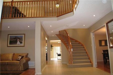 8 Twin Streams Dr, House detached with 4 bedrooms, 3 bathrooms and 4 parking in Whitby ON | Image 9