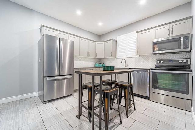 55 Cathcart St, House attached with 3 bedrooms, 1 bathrooms and 0 parking in Hamilton ON | Image 7