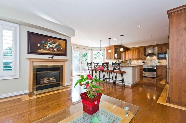 65 Wetherburn Dr, House detached with 4 bedrooms, 4 bathrooms and 4 parking in Whitby ON | Image 6