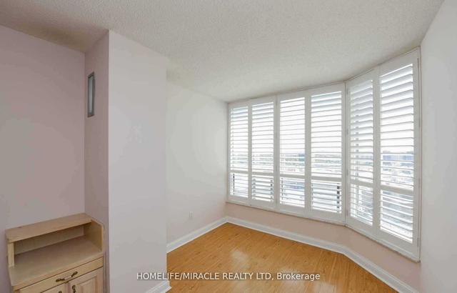 1810 - 24 Hanover Rd, Condo with 3 bedrooms, 2 bathrooms and 2 parking in Brampton ON | Image 3