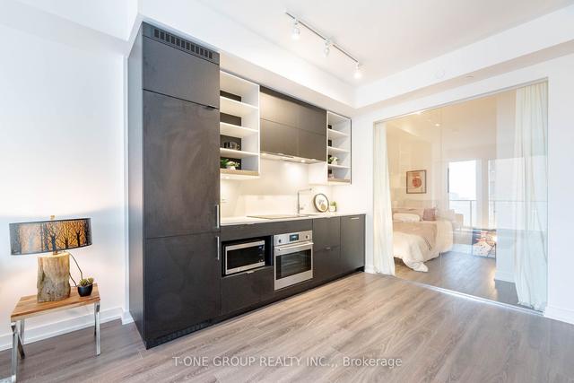 1712 - 20 Edward St, Condo with 2 bedrooms, 1 bathrooms and 0 parking in Toronto ON | Image 38